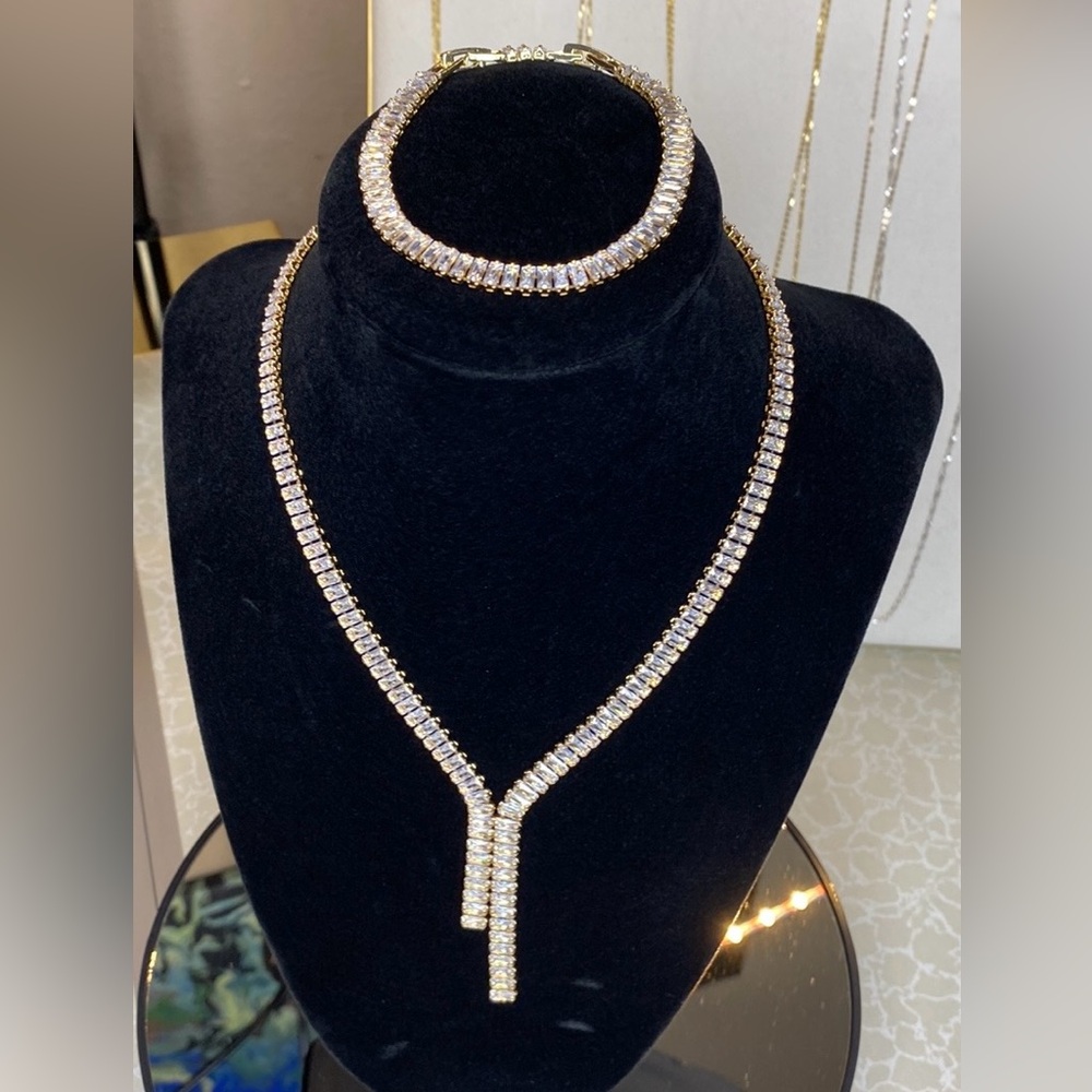 Art Deco Necklace & Bracelet Set.